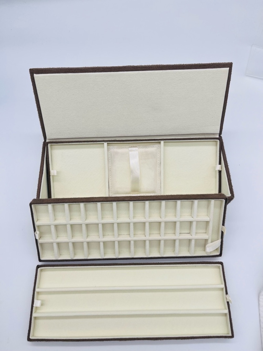 EUC retired faux suede pandora jewelry box w/3 trays - Picture 4 of 7